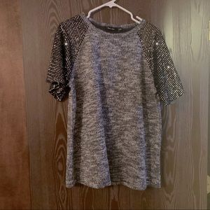 Gray sweater with sequin sleeves - L